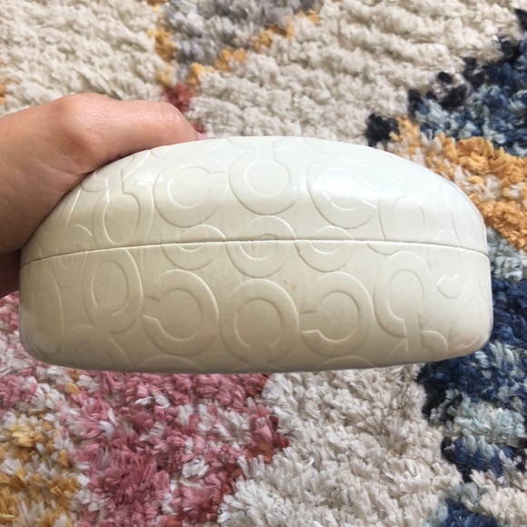 Coach Cream Signature C Glasses Case - Picture 4 of 4